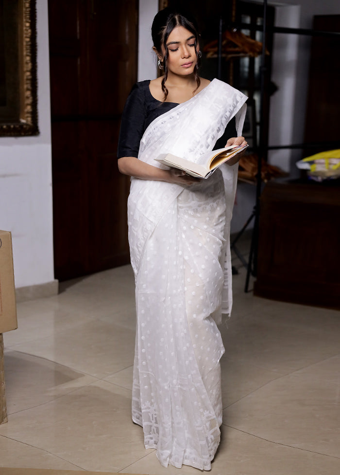 White Tant Jamdani Saree Without Blouse Piece