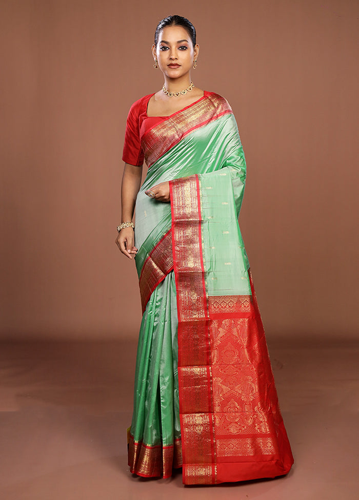Green Handloom Kanjivaram Pure Silk Saree With Blouse Piece
