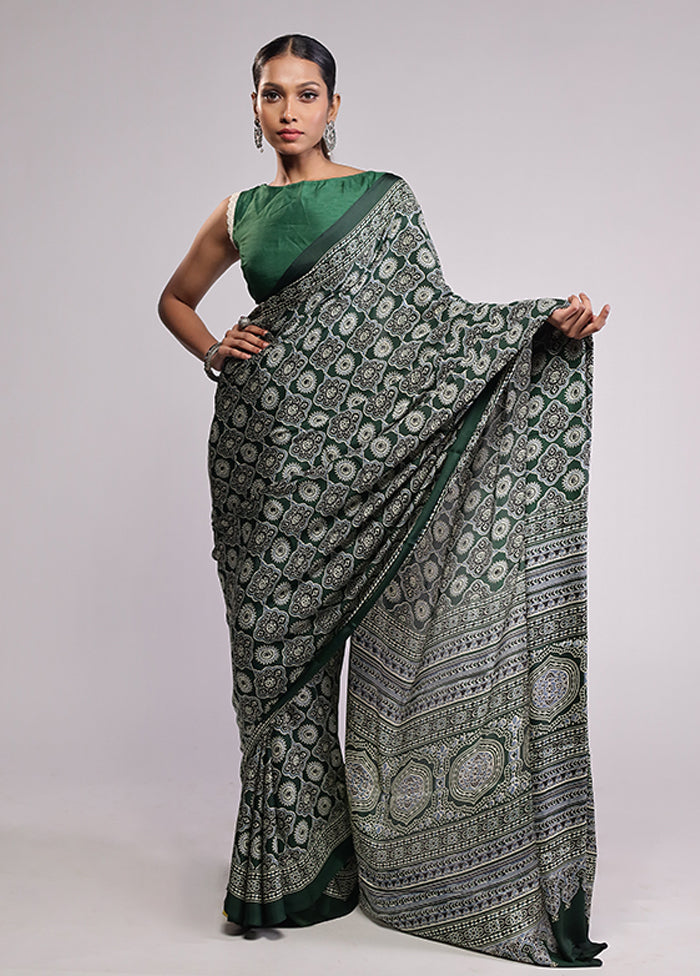 Green Printed Silk Saree Without Blouse Piece