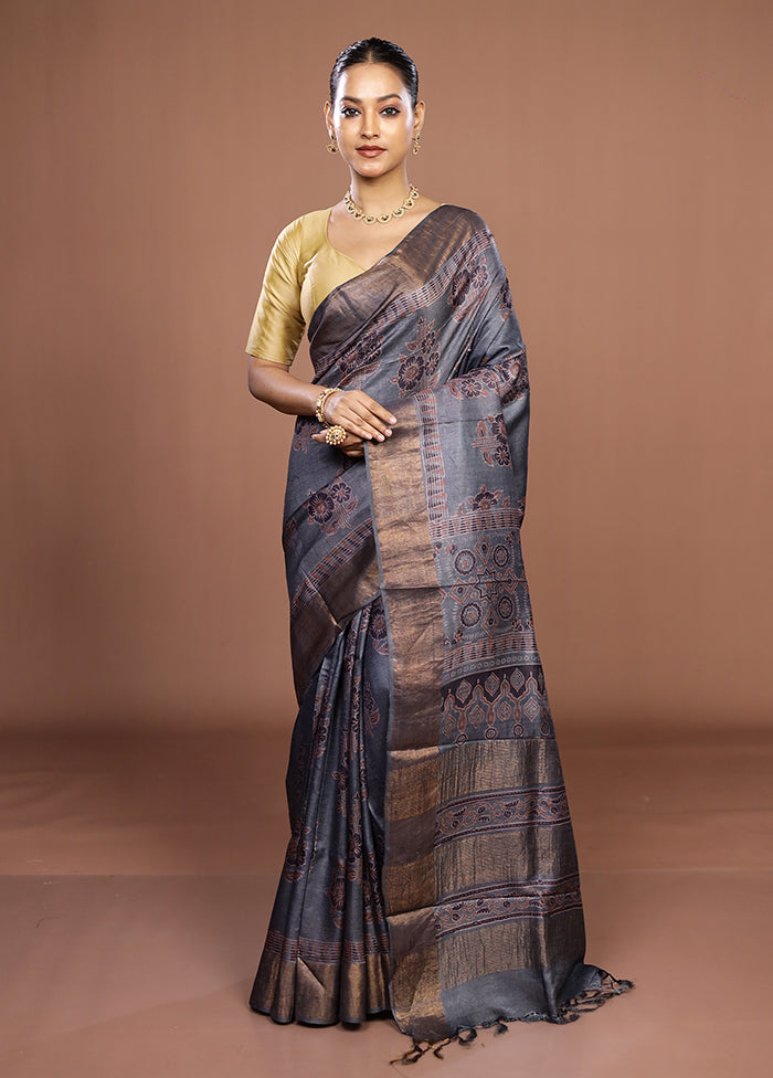 Red Handloom Tussar Pure Silk Saree With Blouse Piece