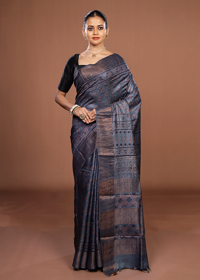Grey Handloom Tussar Pure Silk Saree With Blouse Piece