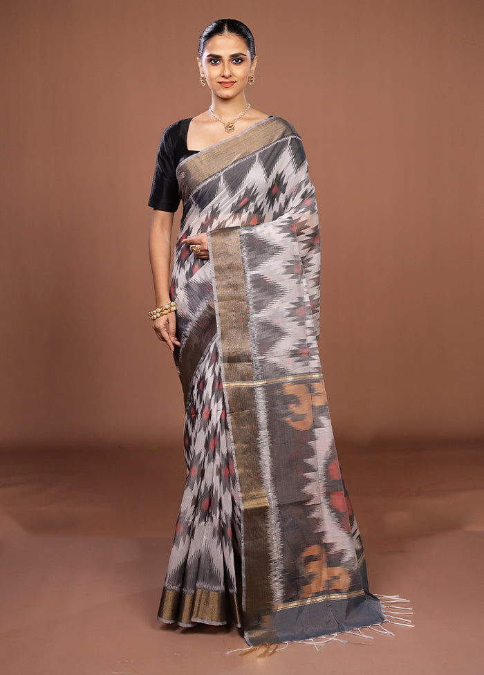 Grey Pure Cotton Saree With Blouse Piece