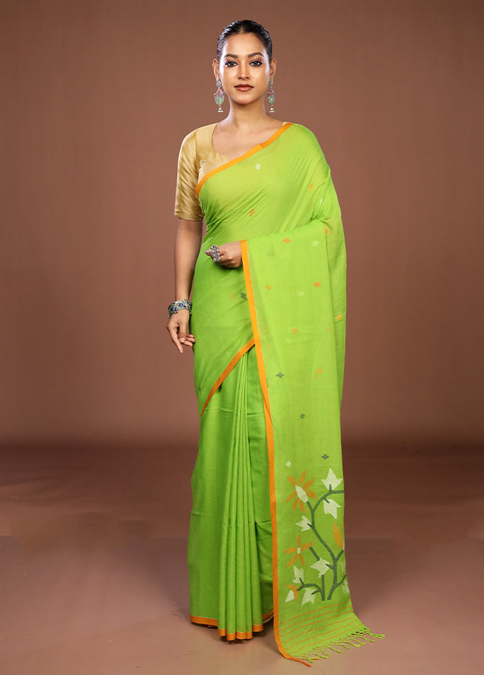 Green Matka Silk Saree With Blouse Piece