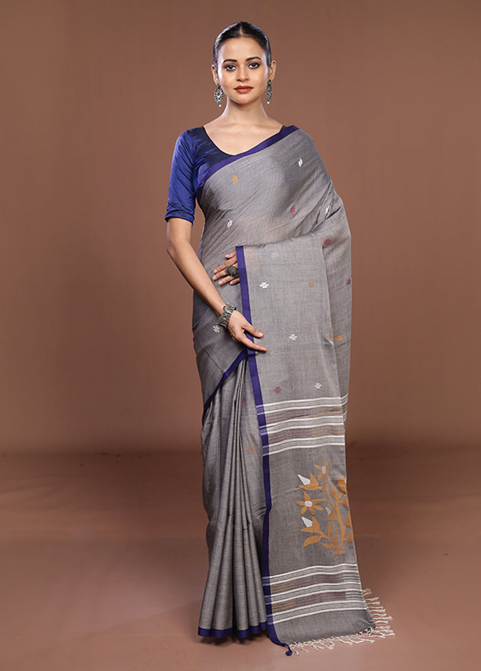 Grey Matka Silk Saree With Blouse Piece