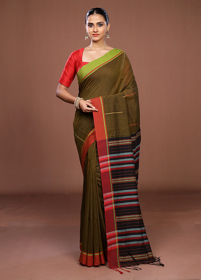 Green Matka Silk Saree With Blouse Piece