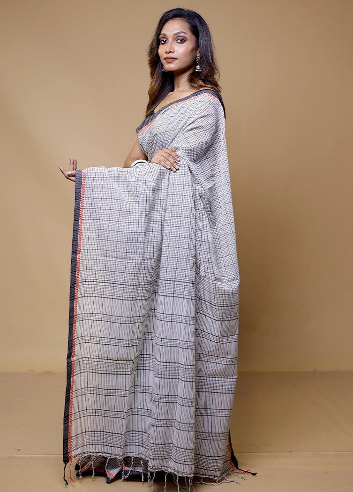 Grey Cotton Saree With Blouse Piece