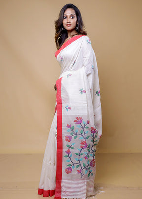 White Handloom Tussar Pure Silk Saree With Blouse Piece