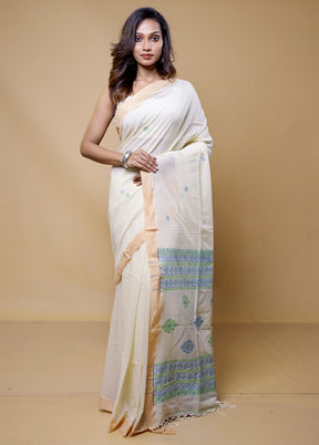 Cream Cotton Saree With Blouse Piece