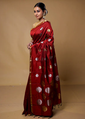 Red Kanjivaram Silk Saree With Blouse Piece