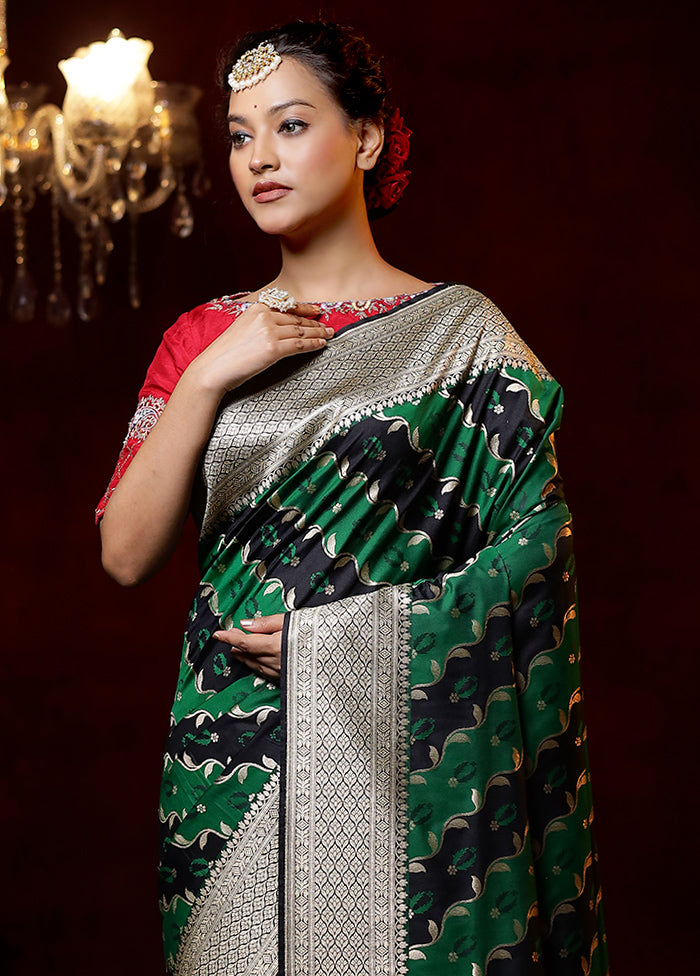 Green Uppada Silk Saree With Blouse Piece