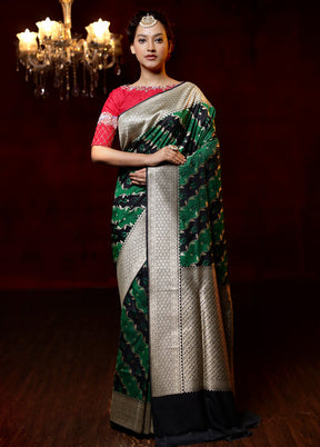 Green Uppada Silk Saree With Blouse Piece