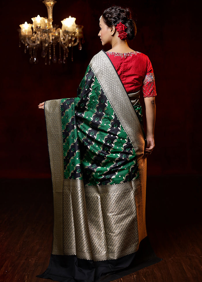 Green Uppada Silk Saree With Blouse Piece