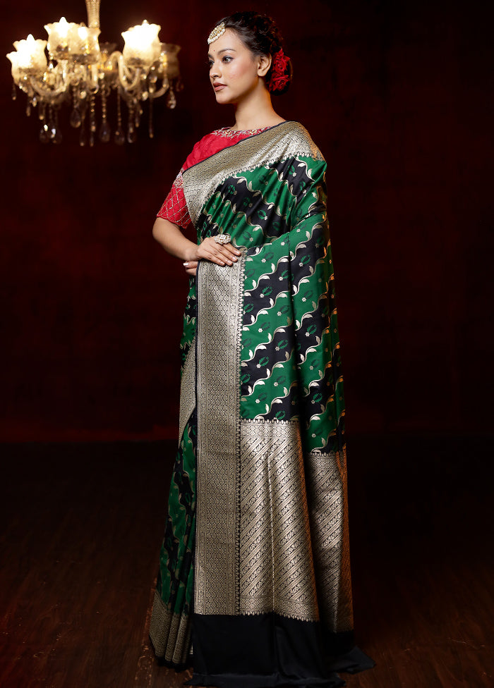 Green Uppada Silk Saree With Blouse Piece