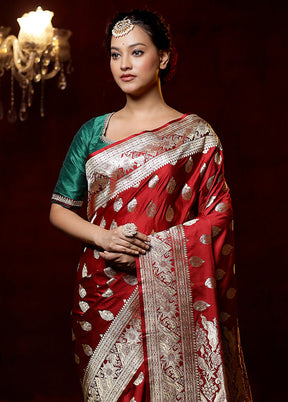 Maroon Handloom Banarasi Pure Silk Saree With Blouse Piece