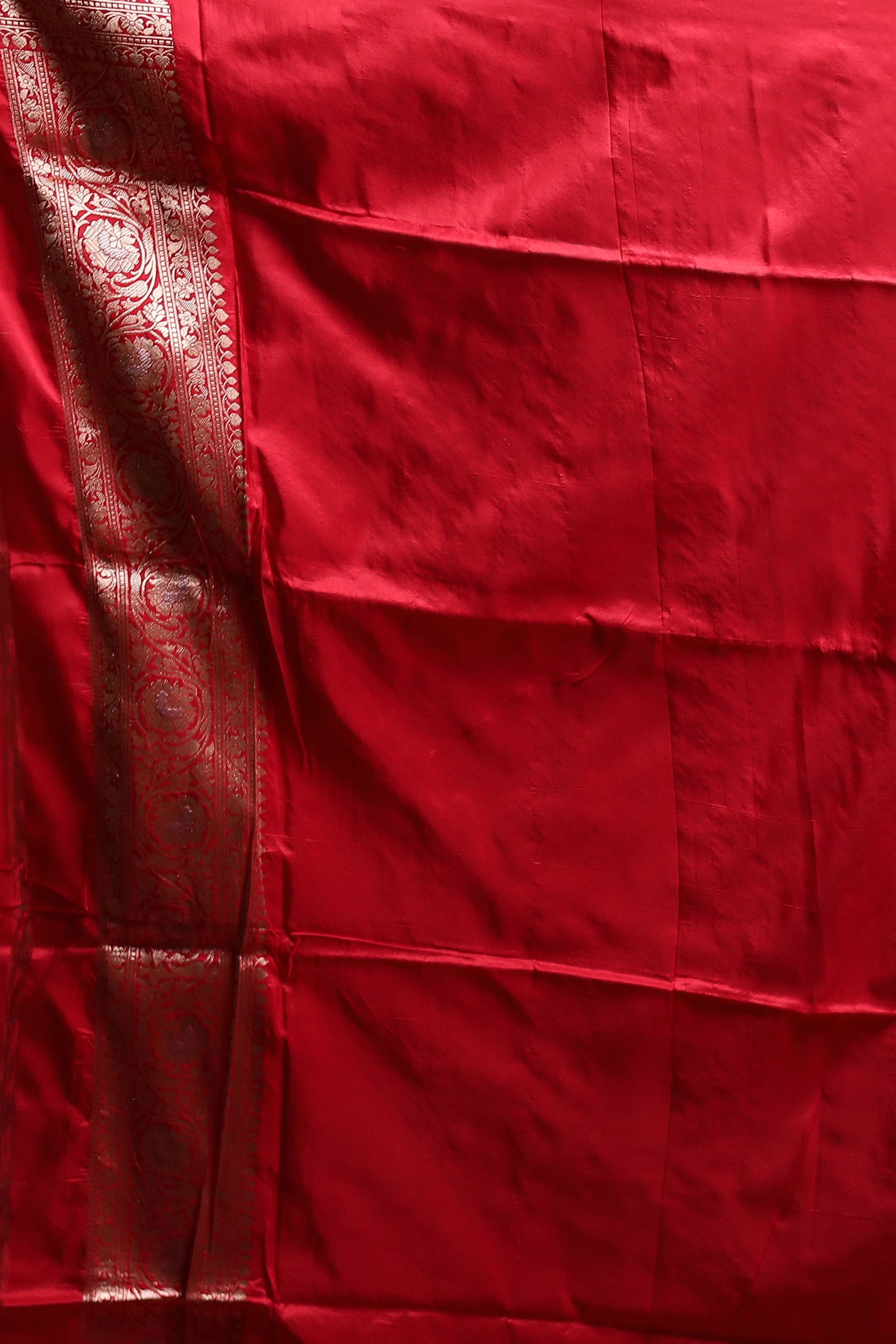 Red Handloom Uppada Pure Silk Saree With Blouse Piece