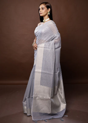 Grey Pure Cotton Saree With Blouse Piece