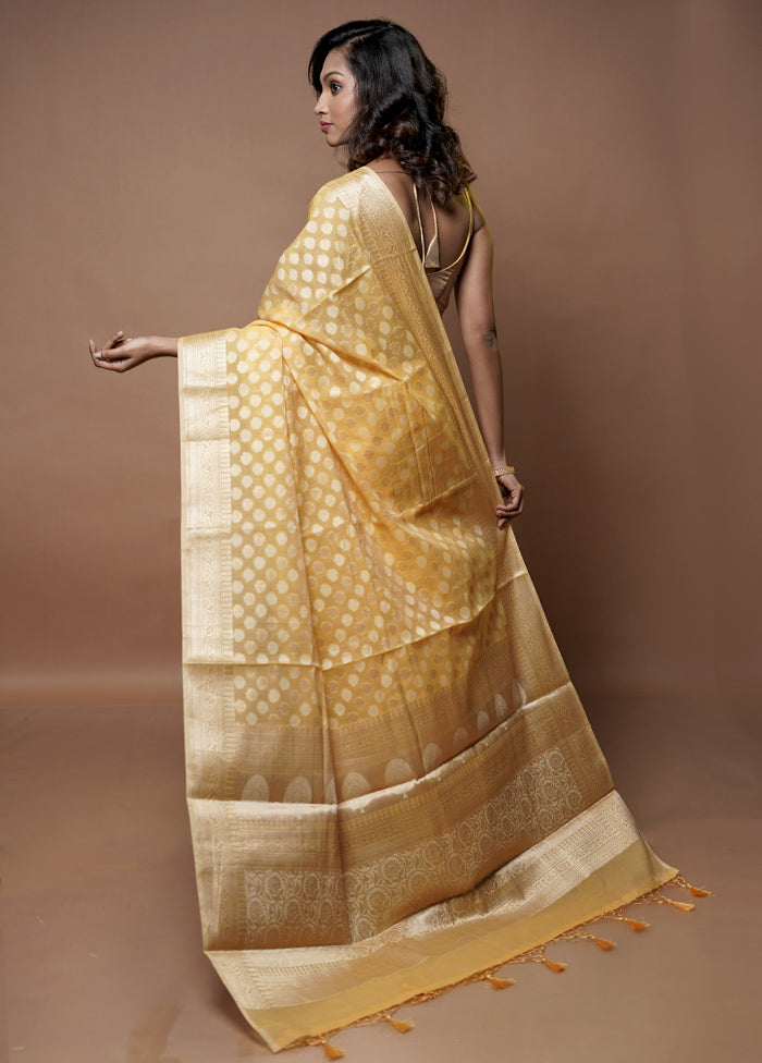 Yellow Cotton Saree With Blouse Piece