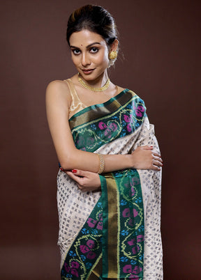 Cream Pochampally Pure Silk Saree With Blouse Piece - Indian Silk House Agencies