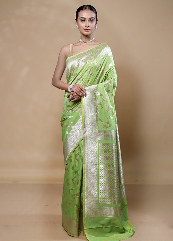 Green Uppada Silk Saree With Blouse Piece