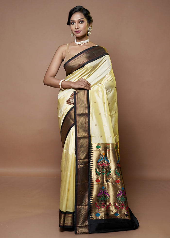 Cream Handloom Kanjivaram Pure Silk Saree With Blouse Piece