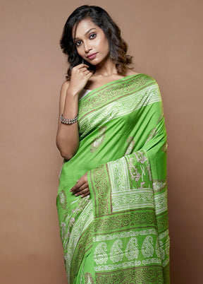 Green Printed Pure Silk Saree Without Blouse Piece