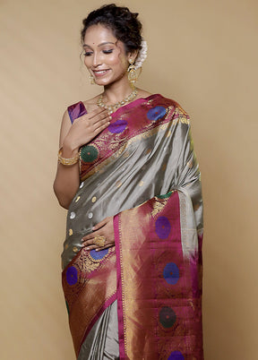 Grey Gadwal Pure Silk Saree Without Blouse Piece