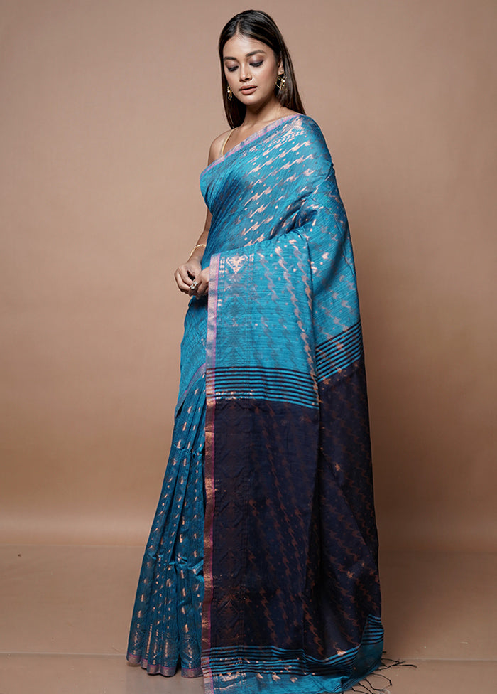 Blue Matka Silk Saree With Blouse Piece