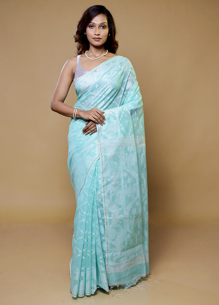 Blue Matka Silk Saree With Blouse Piece