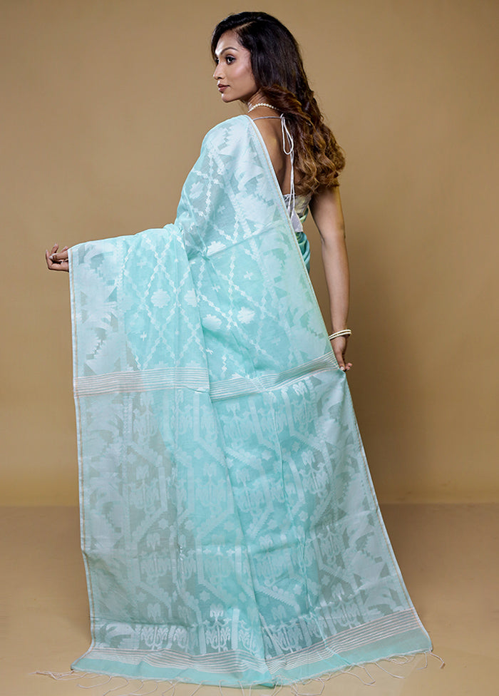 Blue Matka Silk Saree With Blouse Piece