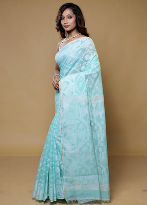 Blue Matka Silk Saree With Blouse Piece