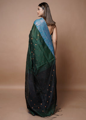 Green Matka Silk Saree With Blouse Piece