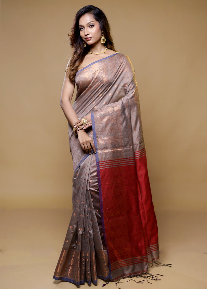 Grey Matka Silk Saree With Blouse Piece