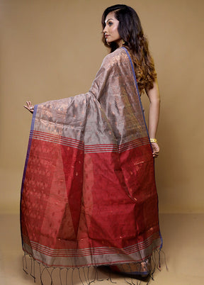 Grey Matka Silk Saree With Blouse Piece