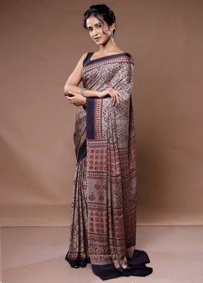 Grey Printed Pure Silk Saree With Blouse Piece - Indian Silk House Agencies