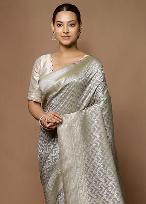 Grey Uppada Silk Saree With Blouse Piece