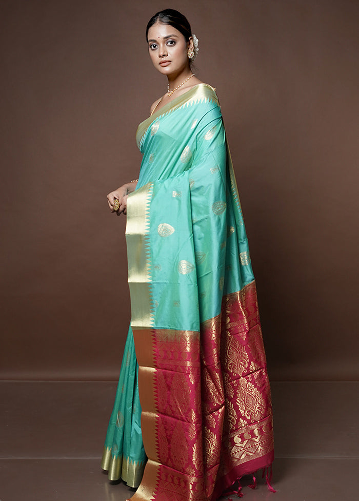 Green Kanjivaram Silk Saree With Blouse Piece