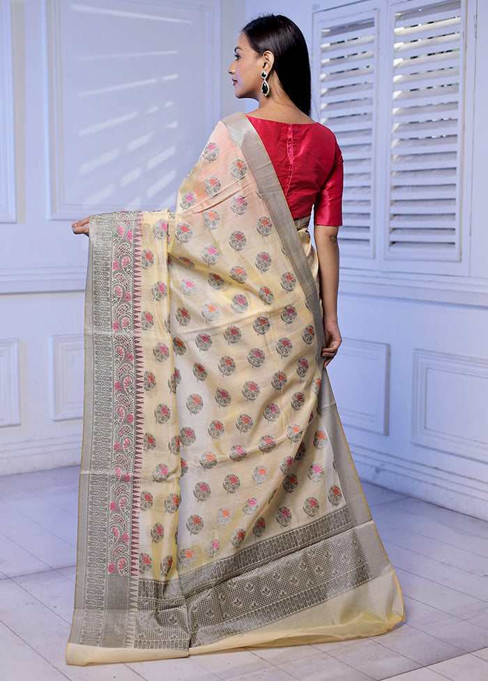 Cream Cotton Saree With Blouse Piece