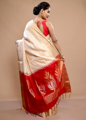 Cream Kanjivaram Pure Silk Saree With Blouse Piece - Indian Silk House Agencies