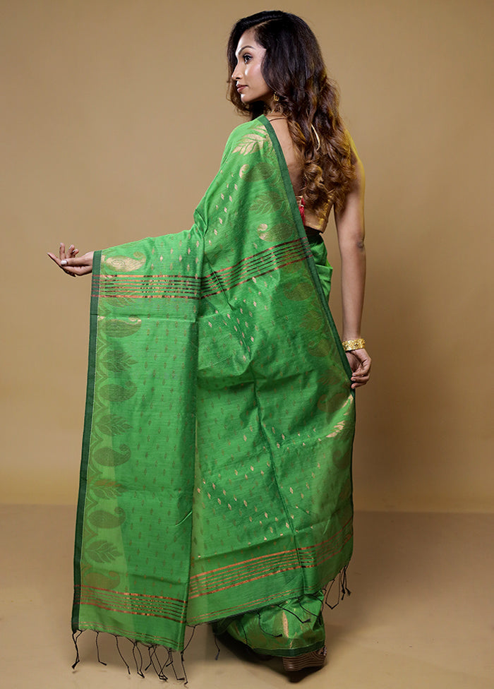 Green Matka Silk Saree With Blouse Piece