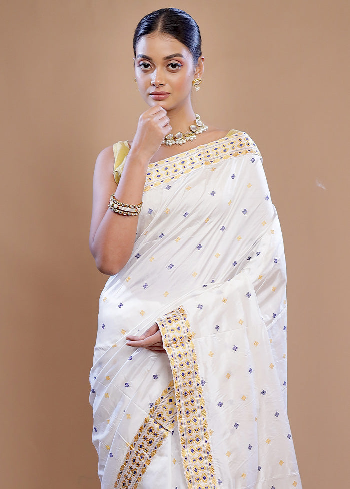 White Assam Pure Silk Saree With Blouse Piece - Indian Silk House Agencies