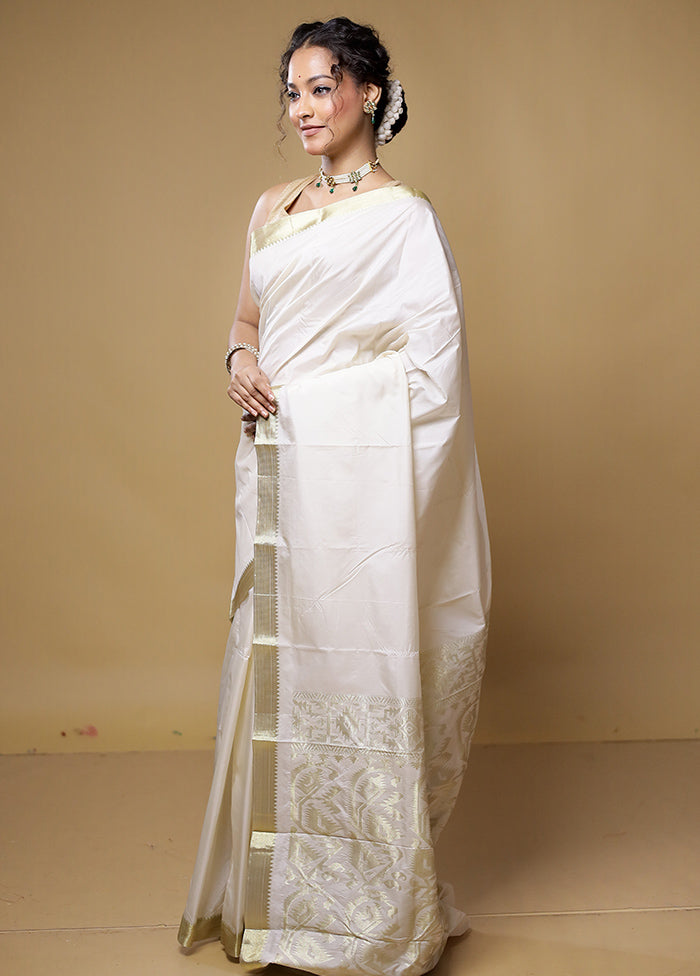 White Kanjivaram Silk Saree With Blouse Piece