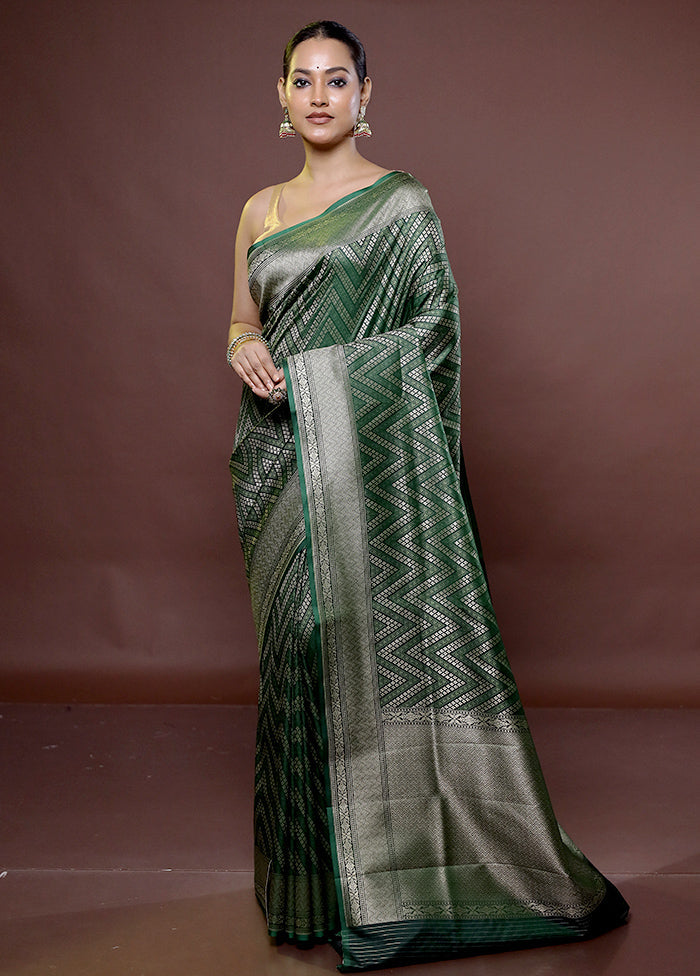 Green Uppada Silk Saree With Blouse Piece