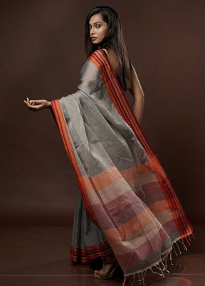 Grey Cotton Saree With Blouse Piece - Indian Silk House Agencies