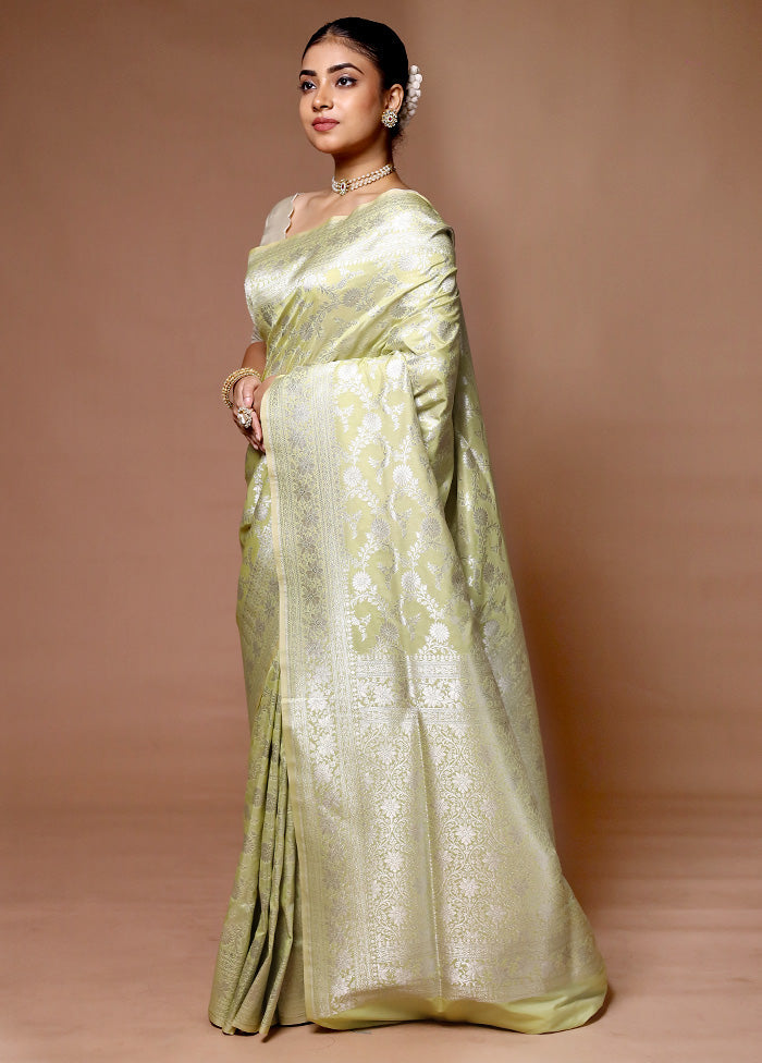 Green Uppada Silk Saree With Blouse Piece