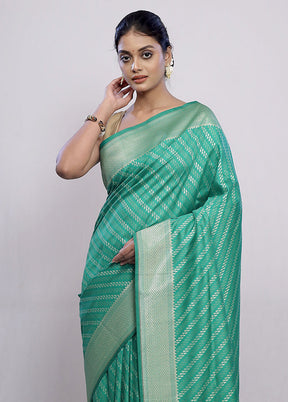 Green Uppada Silk Saree With Blouse Piece