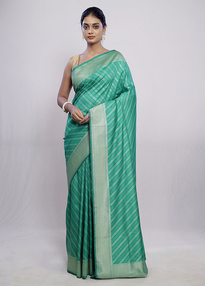 Green Uppada Silk Saree With Blouse Piece