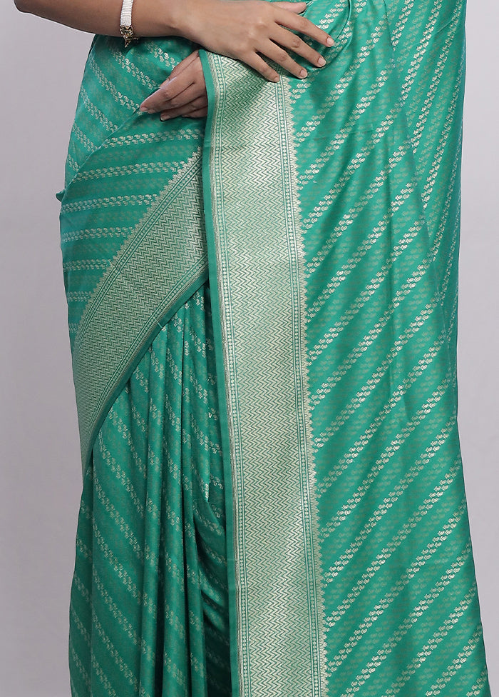Green Uppada Silk Saree With Blouse Piece
