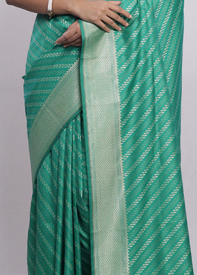 Green Uppada Silk Saree With Blouse Piece