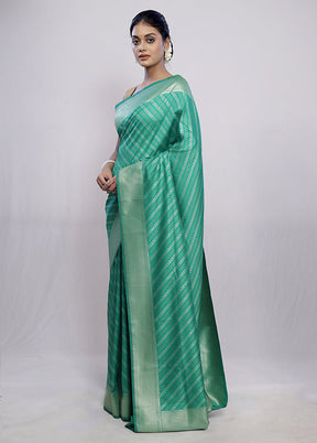 Green Uppada Silk Saree With Blouse Piece