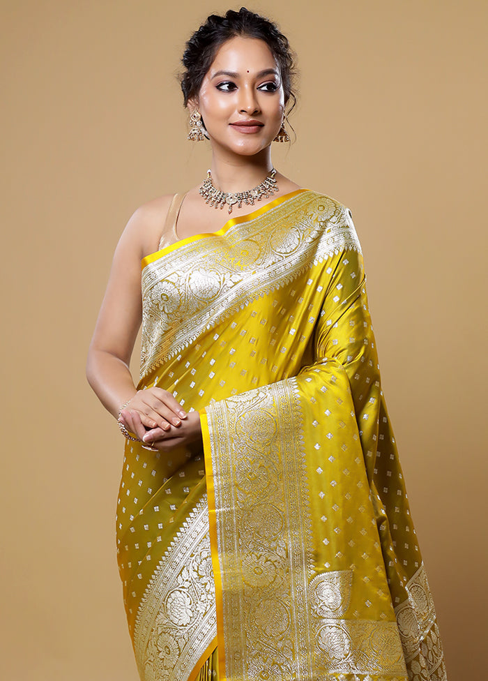 Green Banarasi Silk Saree With Blouse Piece